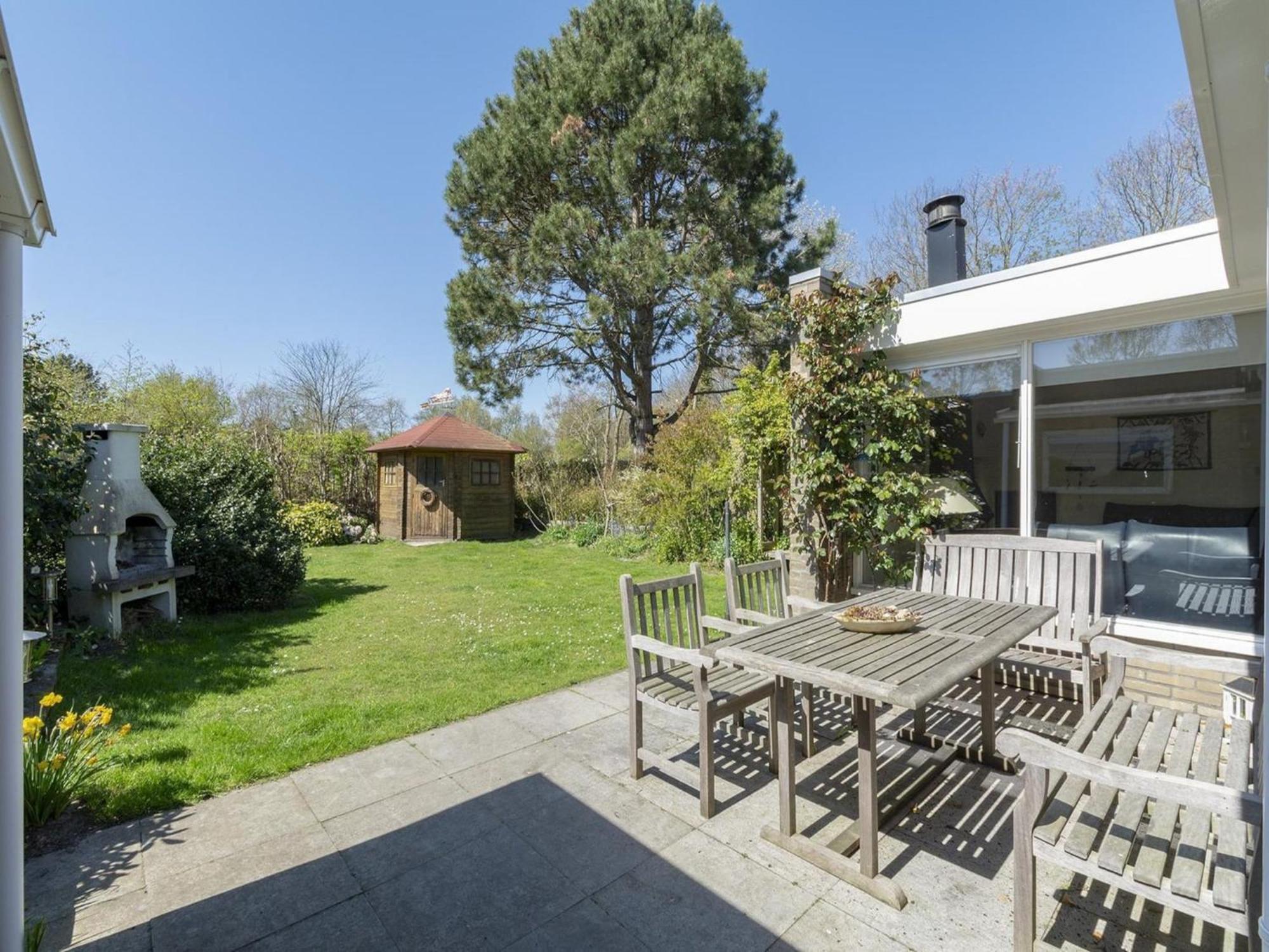 Stylish Bungalow With A Large Garden Sint Maartensvlotbrug Eksteriør bilde