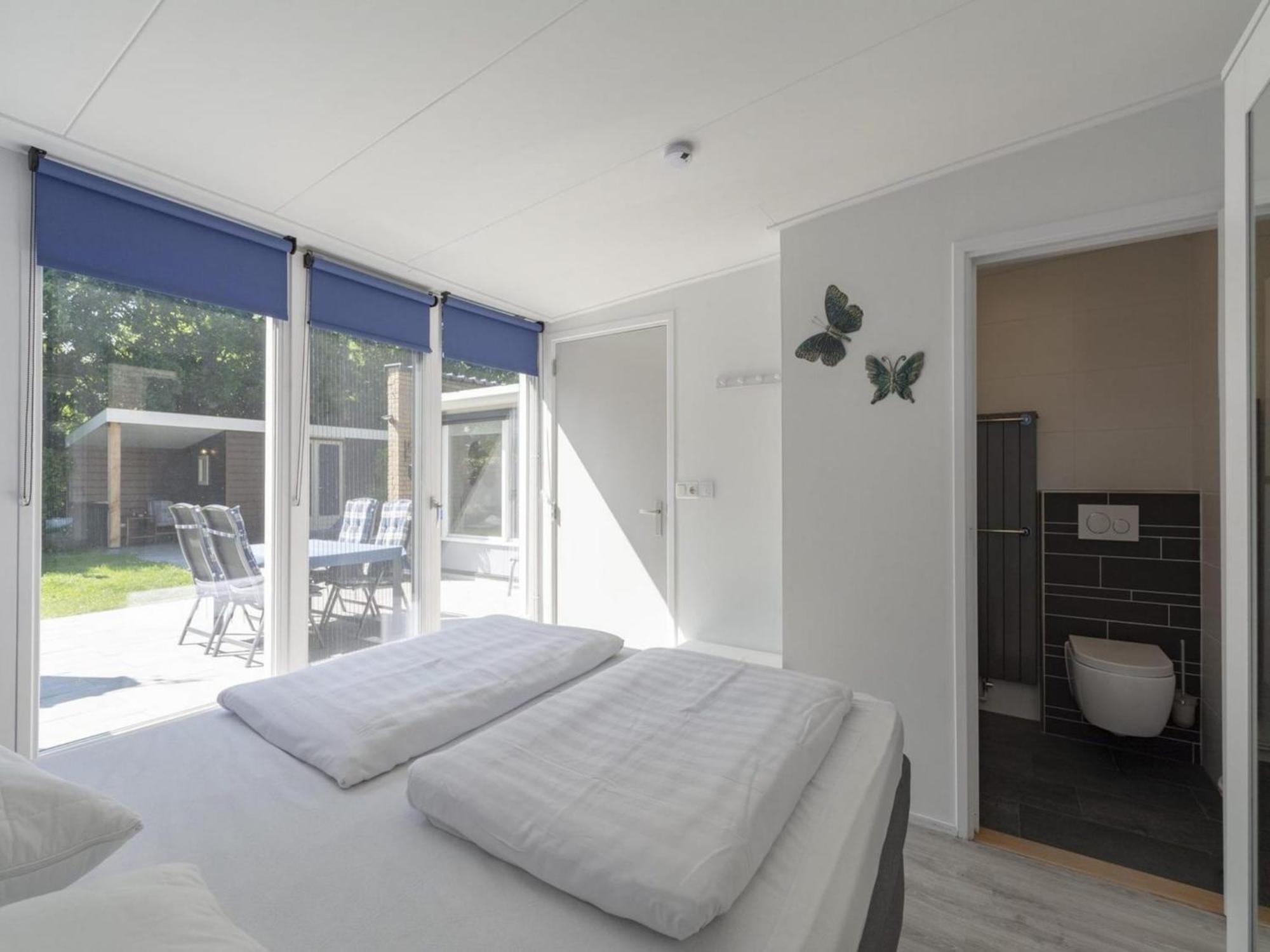 Stylish Bungalow With A Large Garden Sint Maartensvlotbrug Eksteriør bilde