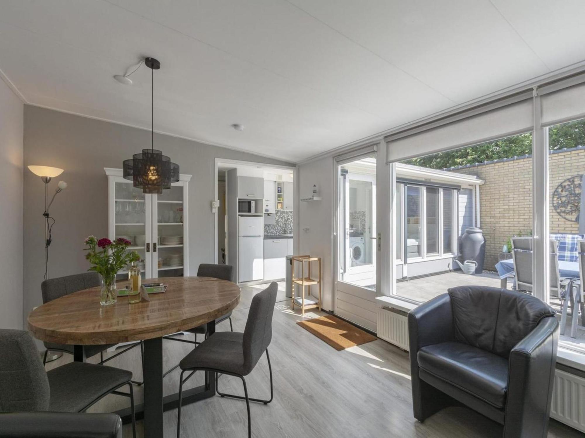 Stylish Bungalow With A Large Garden Sint Maartensvlotbrug Eksteriør bilde
